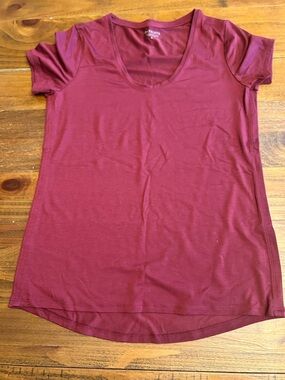 Athleta Scoop Neck Short Sleeve Tee - Wine
